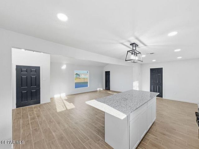 351 Mosher Way, Socorro, TX 79927