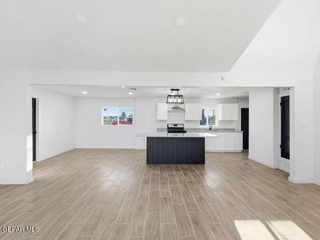 351 Mosher Way, Socorro, TX 79927