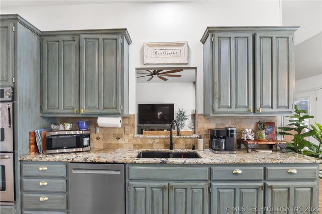 2101 W Vicksburg Street, Broken Arrow, OK 74011