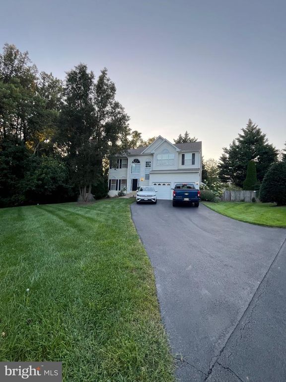 9302 BECKY CT, Manassas Park, VA 20111