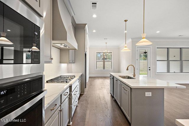 207 Lake Crest Drive, Madison, MS 39110