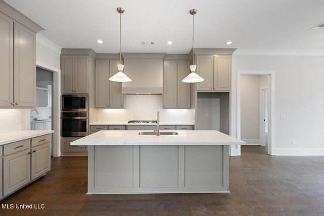 207 Lake Crest Drive, Madison, MS 39110