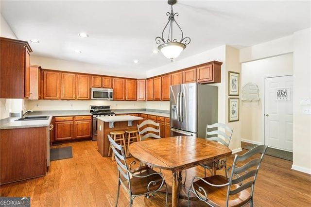 8640 Amsbury Way, Cumming, GA 30041