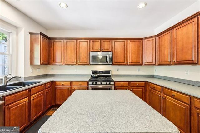 8640 Amsbury Way, Cumming, GA 30041