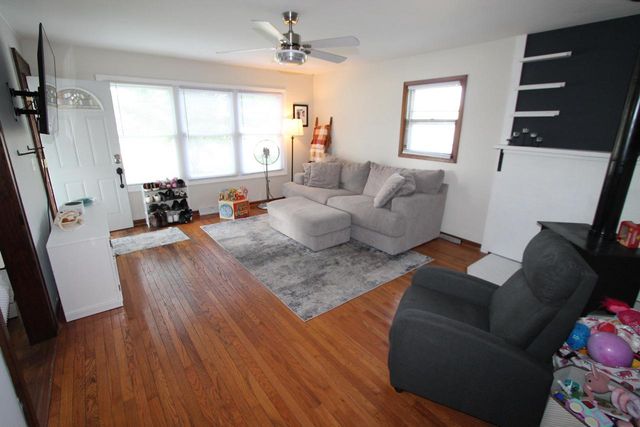 841 Legion DRIVE, Twin Lakes, WI 53181