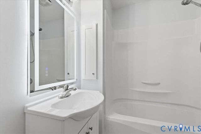 152 Chesterfield Ave, Colonial Heights, VA 23834