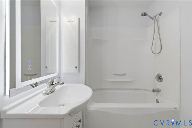 152 Chesterfield Ave, Colonial Heights, VA 23834