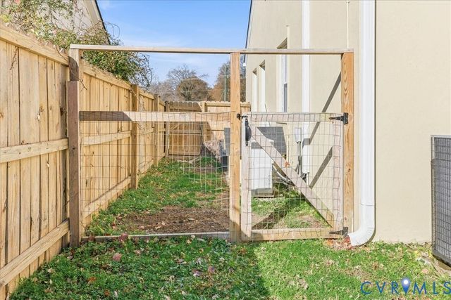 152 Chesterfield Ave, Colonial Heights, VA 23834