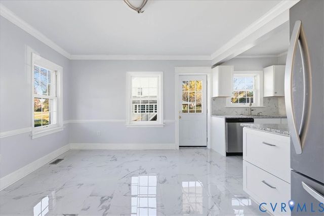 152 Chesterfield Ave, Colonial Heights, VA 23834