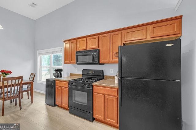 2511 Southhaven Lane, Buford, GA 30519