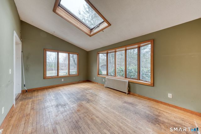 879 Neipsic Road, Glastonbury, CT 06033