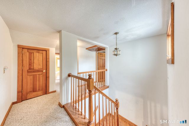 879 Neipsic Road, Glastonbury, CT 06033