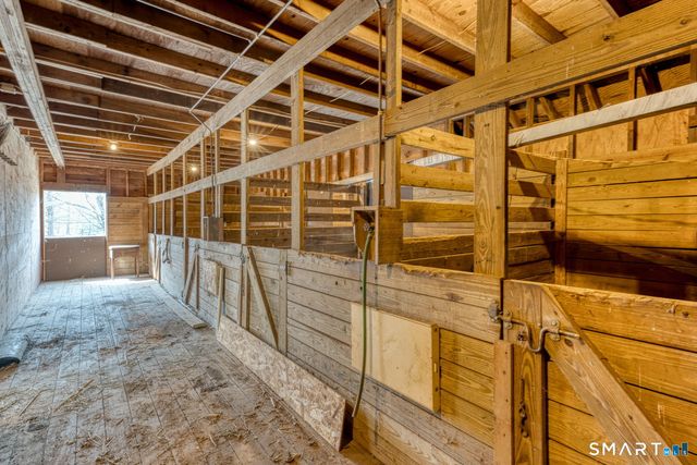 879 Neipsic Road, Glastonbury, CT 06033