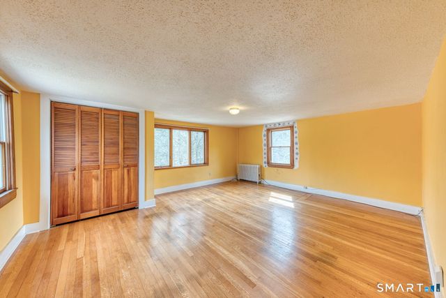 879 Neipsic Road, Glastonbury, CT 06033