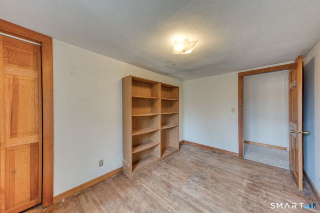 879 Neipsic Road, Glastonbury, CT 06033