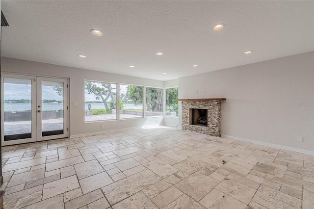 7 LAKE HOLLINGSWORTH DRIVE, Lakeland, FL 33803