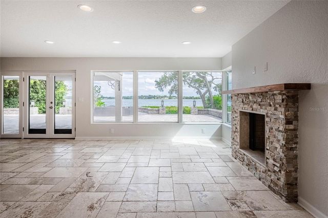 7 LAKE HOLLINGSWORTH DRIVE, Lakeland, FL 33803