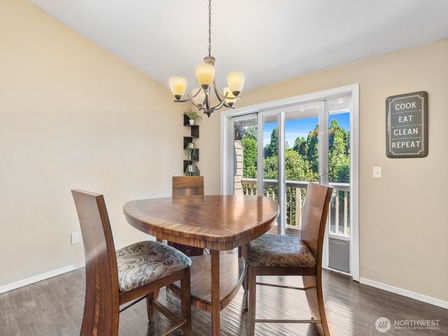 1 Lakewood Oaks Drive SW, Lakewood, WA 98499