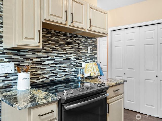 1 Lakewood Oaks Drive SW, Lakewood, WA 98499