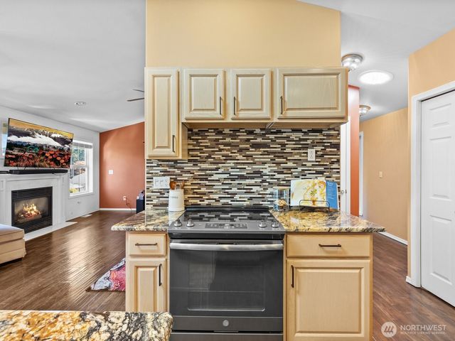 1 Lakewood Oaks Drive SW, Lakewood, WA 98499
