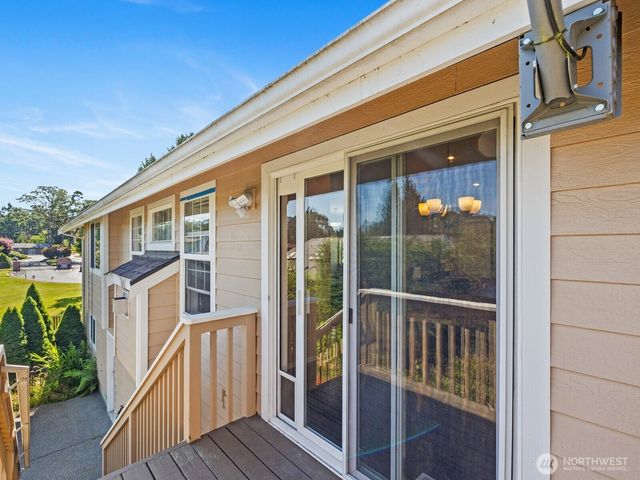 1 Lakewood Oaks Drive SW, Lakewood, WA 98499
