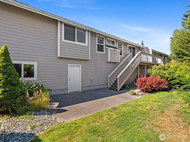 1 Lakewood Oaks Drive SW, Lakewood, WA 98499