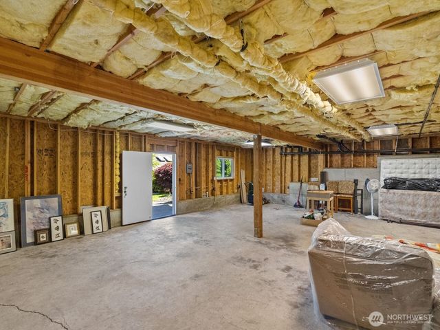 1 Lakewood Oaks Drive SW, Lakewood, WA 98499
