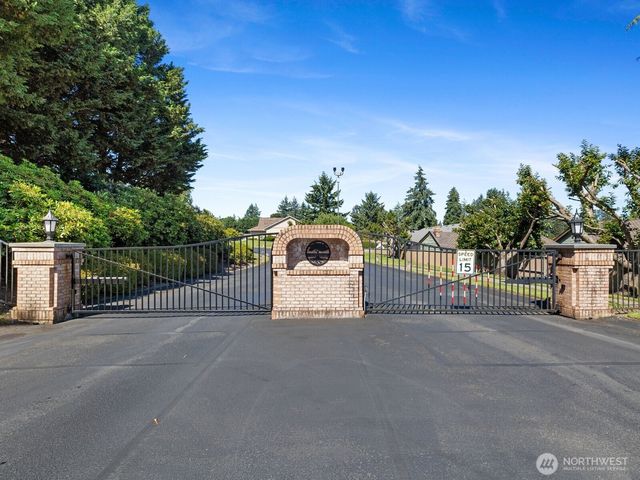 1 Lakewood Oaks Drive SW, Lakewood, WA 98499