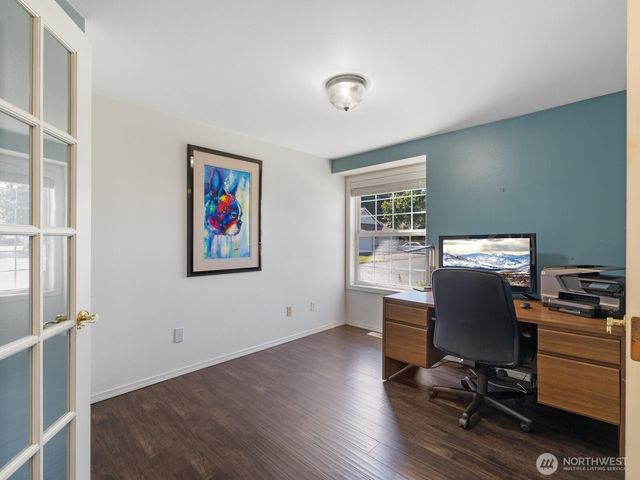 1 Lakewood Oaks Drive SW, Lakewood, WA 98499