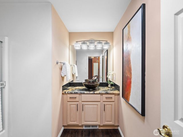 1 Lakewood Oaks Drive SW, Lakewood, WA 98499