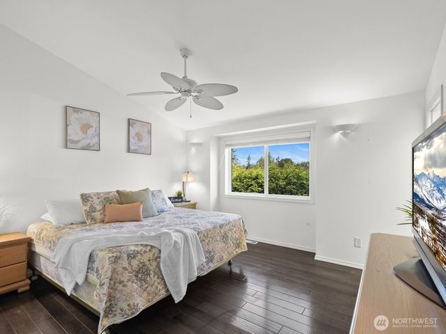 1 Lakewood Oaks Drive SW, Lakewood, WA 98499
