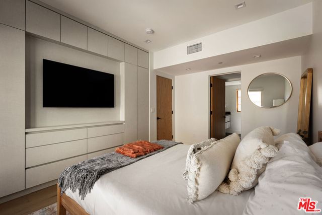 1033 N Vista Street D, West Hollywood, CA 90046