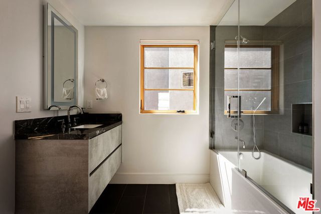 1033 N Vista Street D, West Hollywood, CA 90046