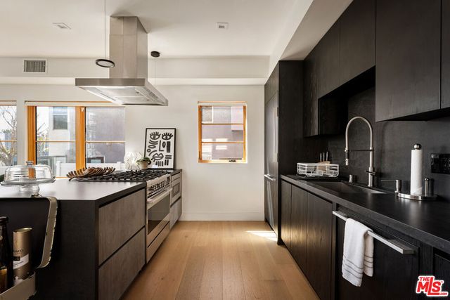 1033 N Vista Street D, West Hollywood, CA 90046