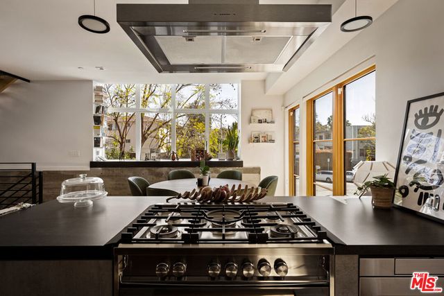 1033 N Vista Street D, West Hollywood, CA 90046