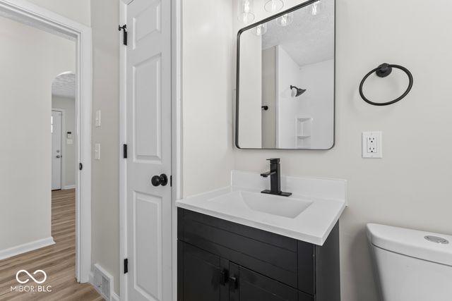 8807 Center Street, Indianapolis, IN 46234