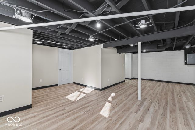 8807 Center Street, Indianapolis, IN 46234