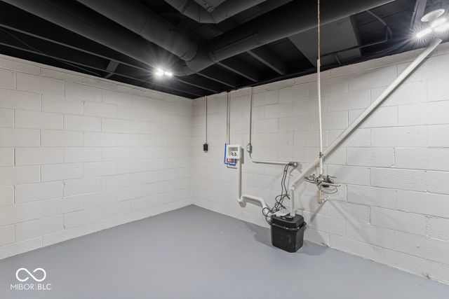 8807 Center Street, Indianapolis, IN 46234