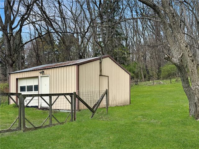 1135 N Liberty St, Taylor Twp, PA 16102