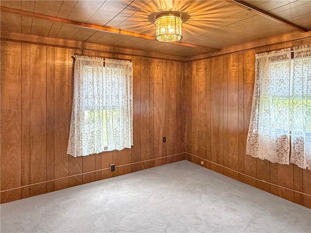 1135 N Liberty St, Taylor Twp, PA 16102