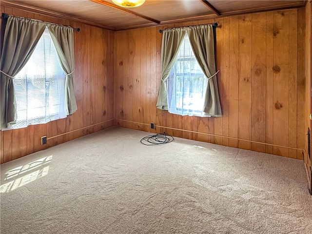 1135 N Liberty St, Taylor Twp, PA 16102