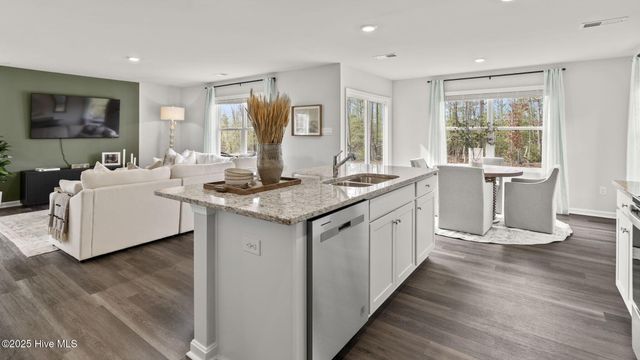 201 Staysail Drive, Elizabeth City, NC 27909