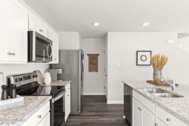 201 Staysail Drive, Elizabeth City, NC 27909