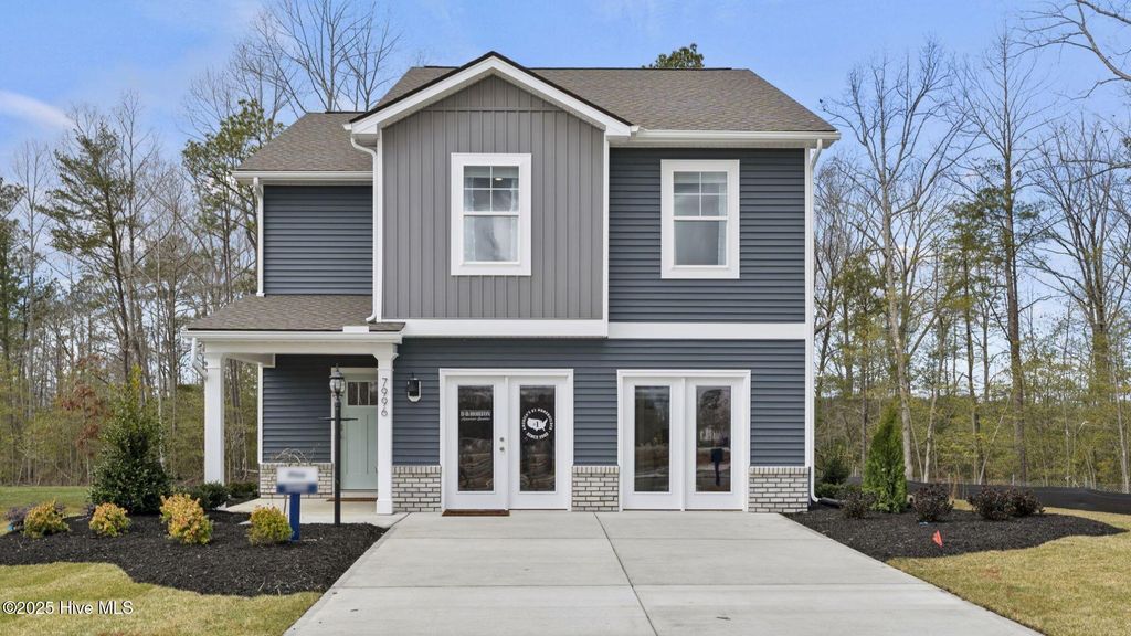 201 Staysail Drive, Elizabeth City, NC 27909