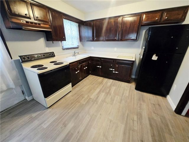 3 Currier Lane, Gates, NY 14624