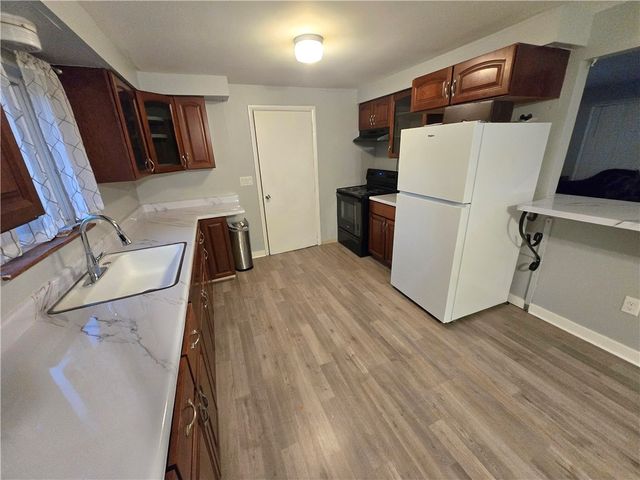 3 Currier Lane, Gates, NY 14624