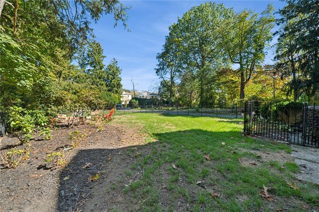 329 Bank Street, Sewickley, PA 15143