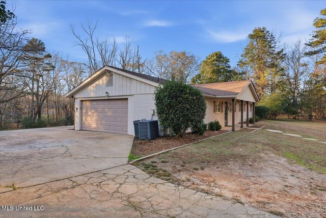 1700 Linda Drive, Clinton, MS 39056