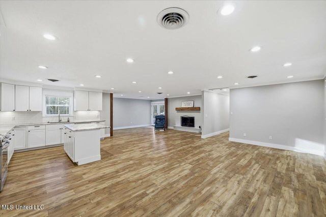 1700 Linda Drive, Clinton, MS 39056