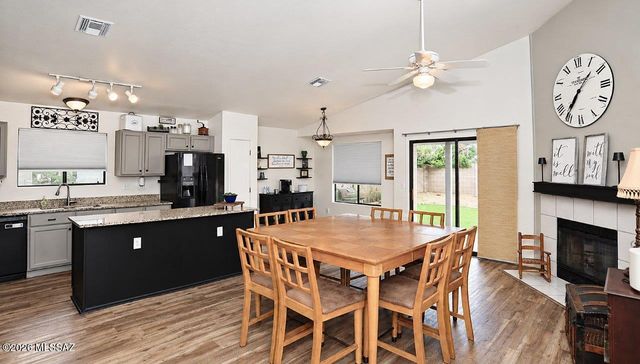 8906 N Cahill Way, Tucson, AZ 85742